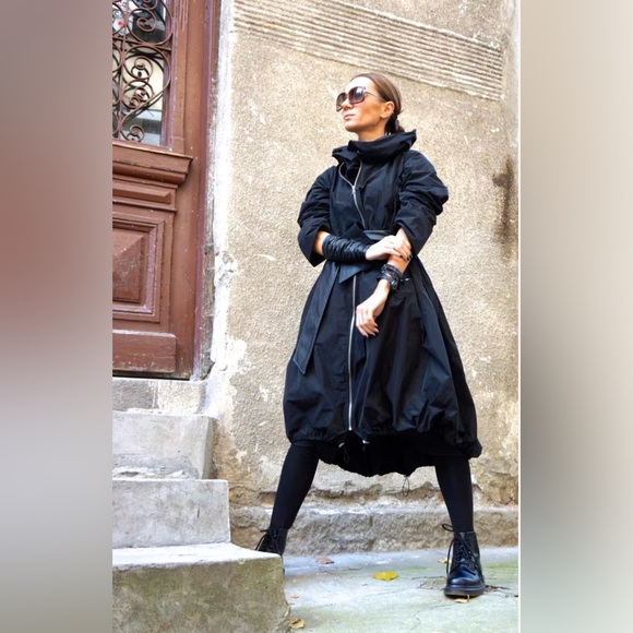 Aakasha Jackets & Blazers - NWOT - Aakasha Hooded Maxi Raincoat Size M